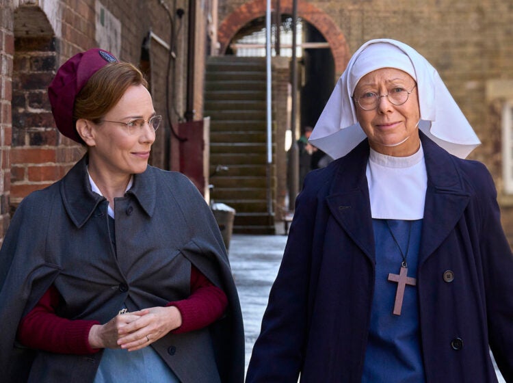 Shelagh Turner (LAURA MAIN) and Sister Julienne (JENNY AGUTTER)